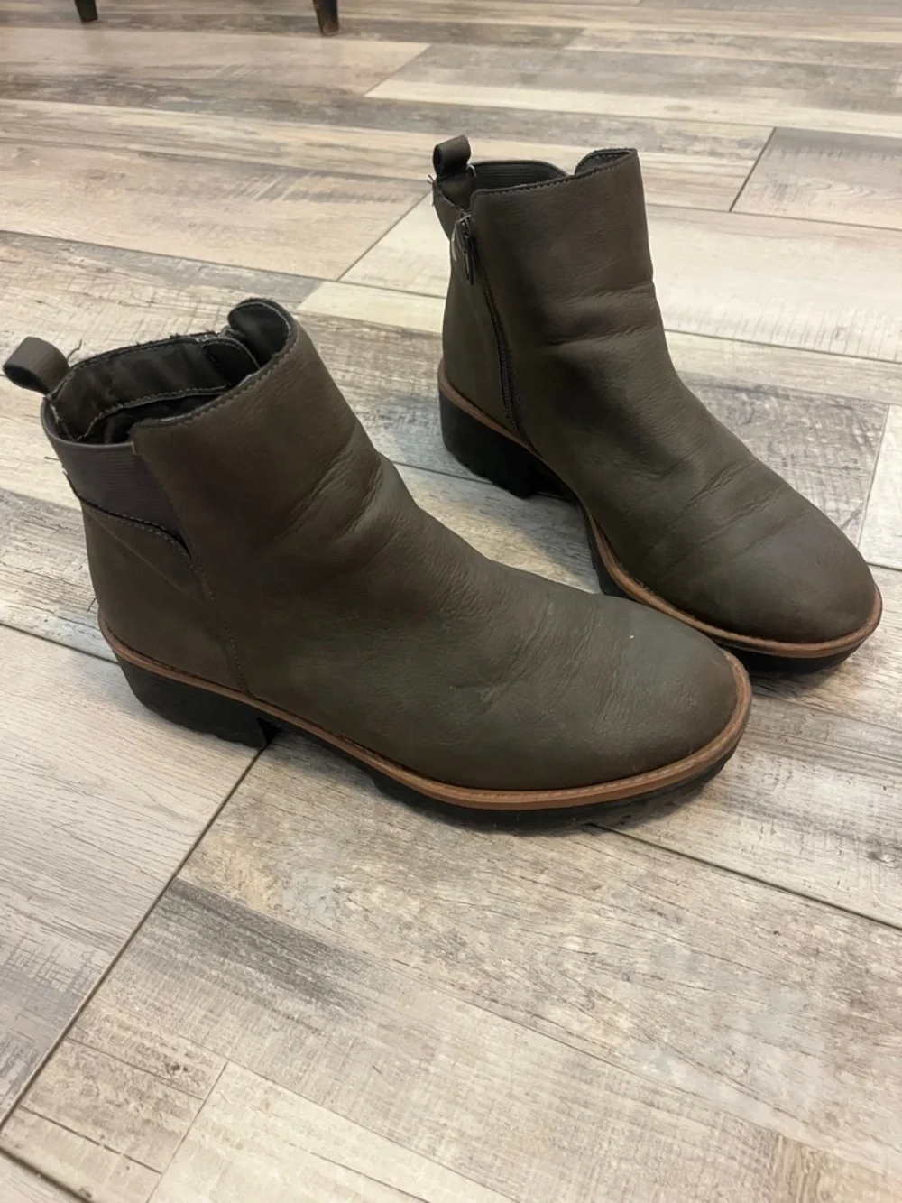 Women’s Ankle Boot - Olive Brown Leather Chelsea Boot